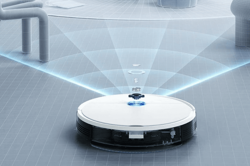 Strukturierte Navigation eines Industriesaugroboters wird angezeigt.